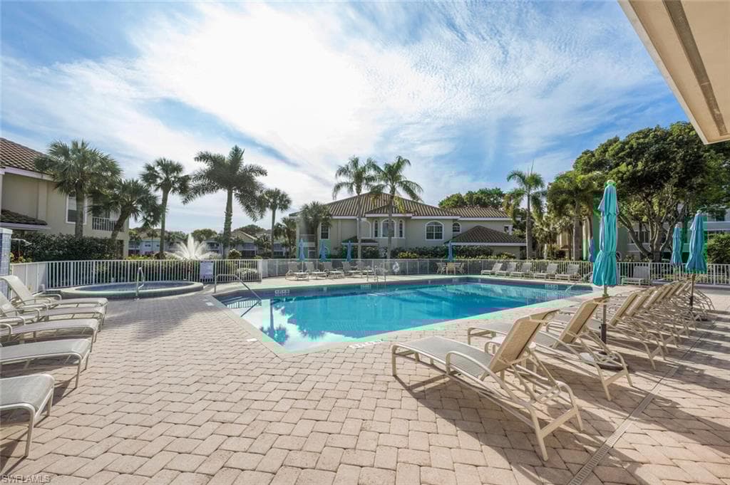 8420 Abbington Cir B25, Naples, FL 34108-30