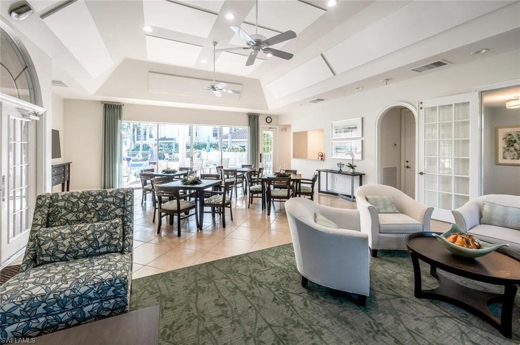 8420 Abbington Cir B25, Naples, FL 34108-31