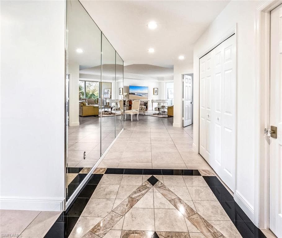 8420 Abbington Cir B25, Naples, FL 34108-6