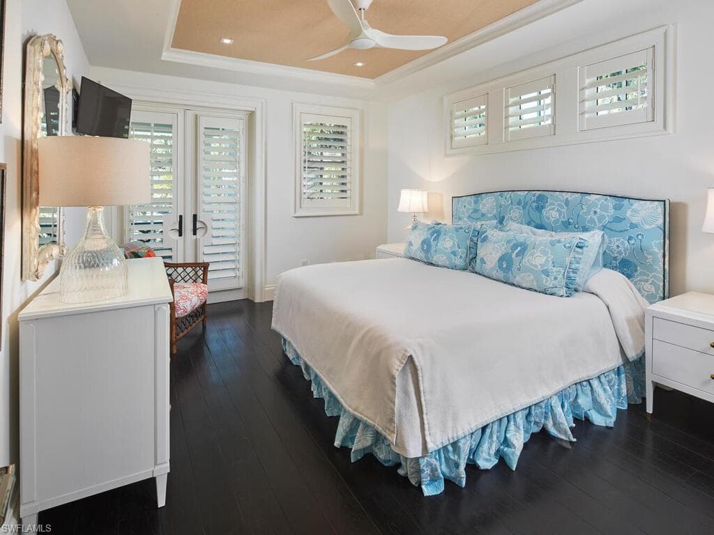 167 4th St N, Naples, FL 34102-29
