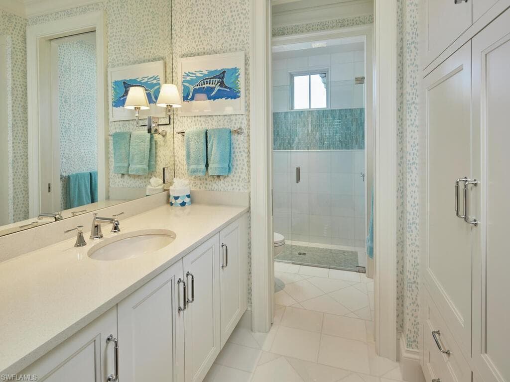 167 4th St N, Naples, FL 34102-30
