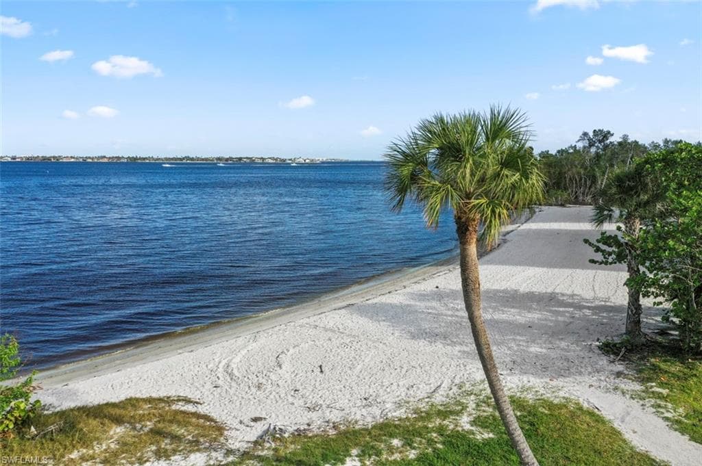 14370 Laguna Dr, Fort Myers, FL 33908-38
