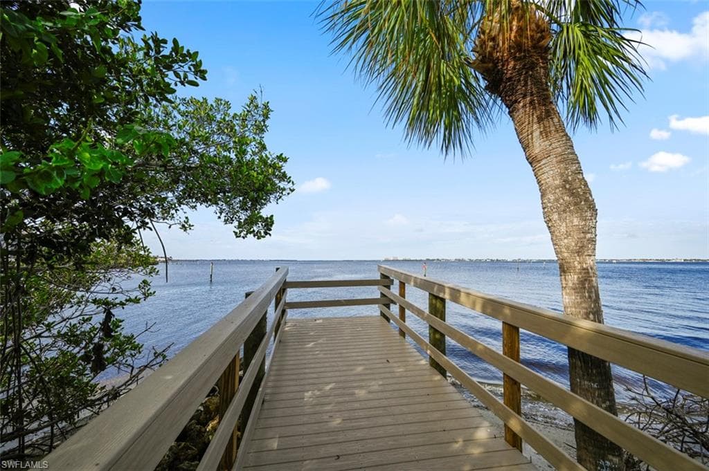 14370 Laguna Dr, Fort Myers, FL 33908-39