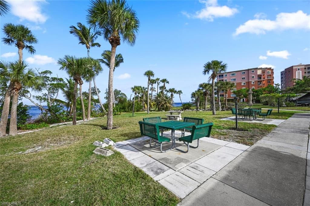 14370 Laguna Dr, Fort Myers, FL 33908-43