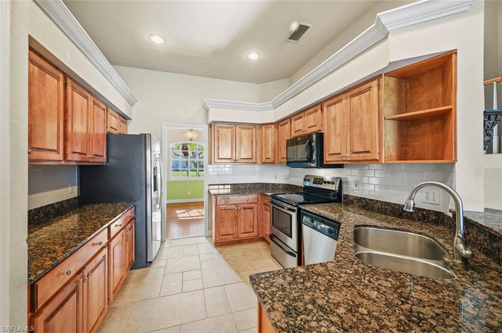 14370 Laguna Dr, Fort Myers, FL 33908-7