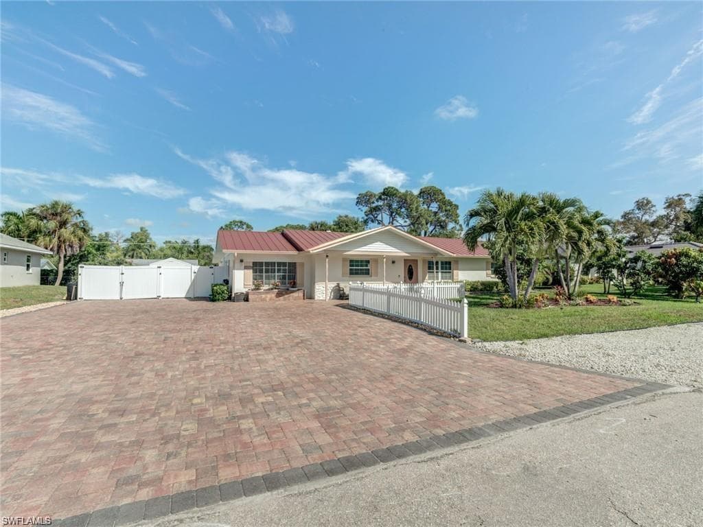 4348 Mariner Rd, Bonita Springs, FL 34134-1