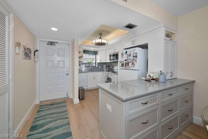271 Southbay Dr 132, Naples, FL 34108-8