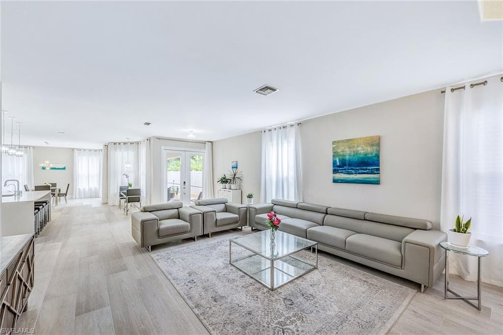 8260 Laurel Lakes Blvd, Naples, FL 34119-9