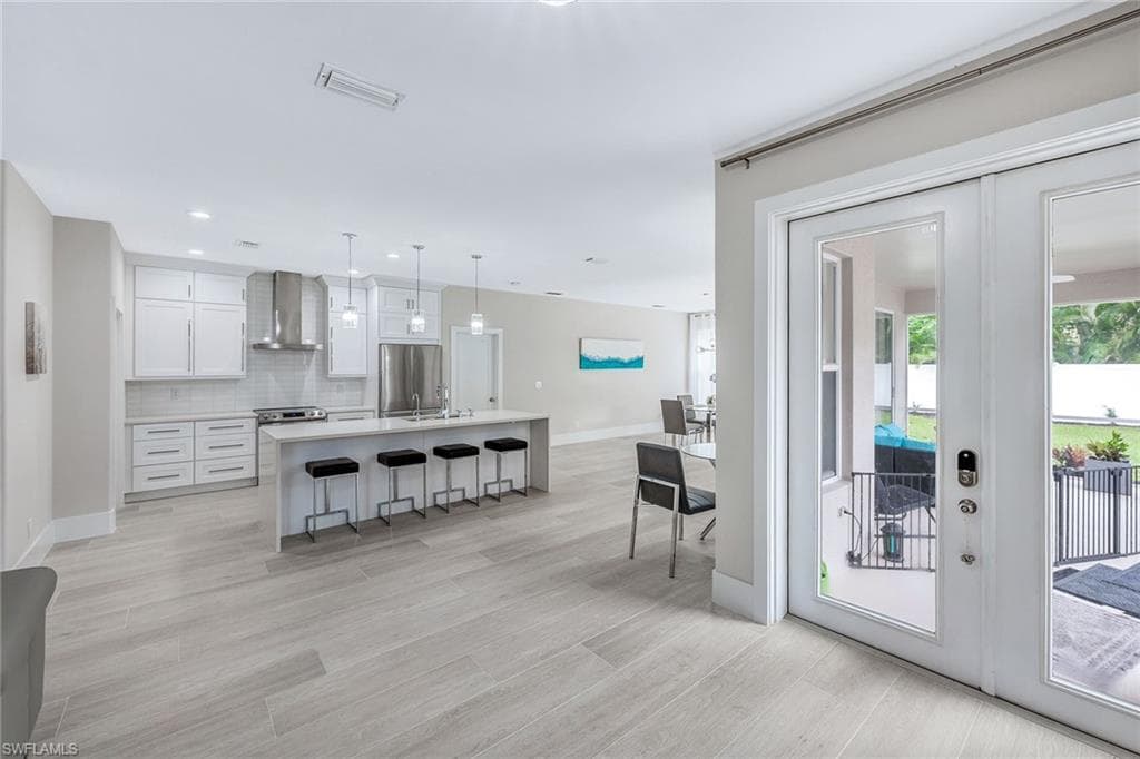 8260 Laurel Lakes Blvd, Naples, FL 34119-10