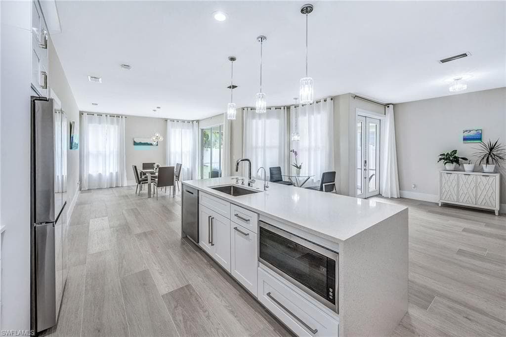 8260 Laurel Lakes Blvd, Naples, FL 34119-16