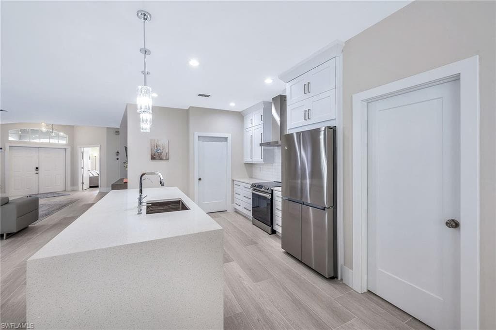 8260 Laurel Lakes Blvd, Naples, FL 34119-17
