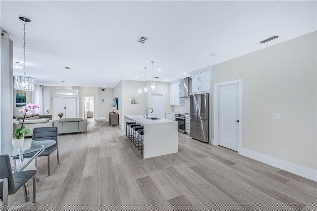 8260 Laurel Lakes Blvd, Naples, FL 34119-20