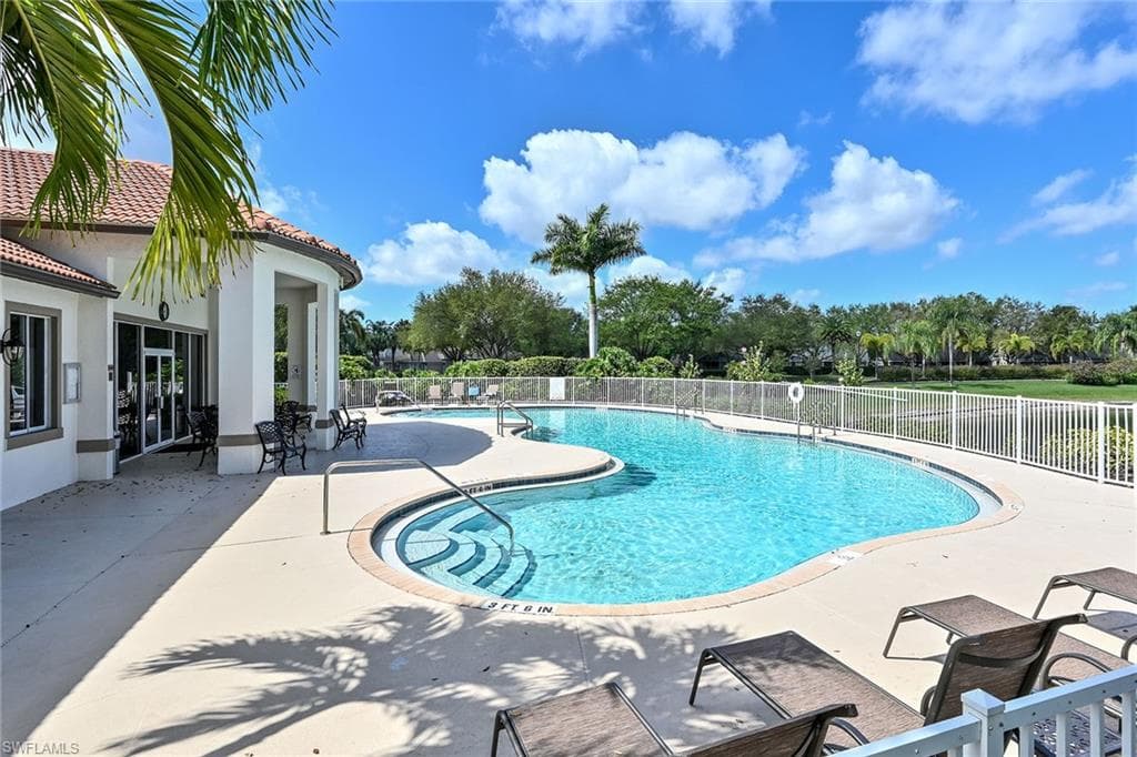 8260 Laurel Lakes Blvd, Naples, FL 34119-44