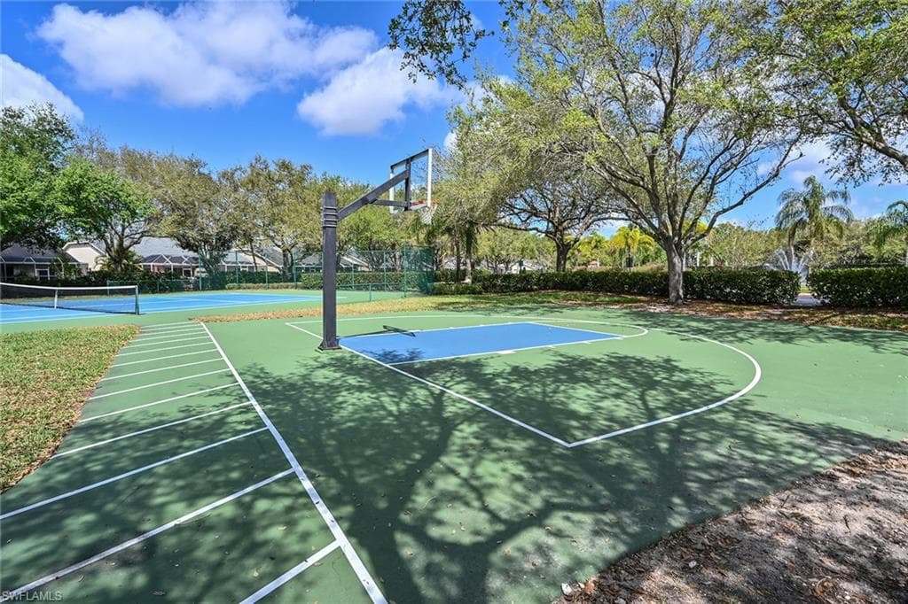 8260 Laurel Lakes Blvd, Naples, FL 34119-45
