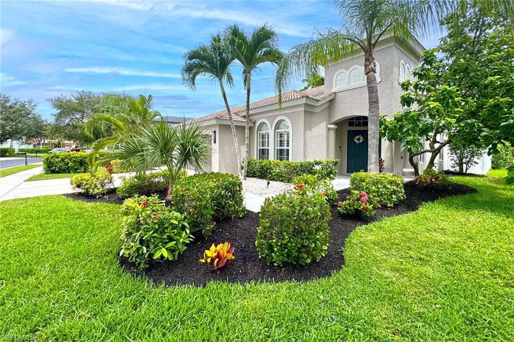 8260 Laurel Lakes Blvd, Naples, FL 34119-4