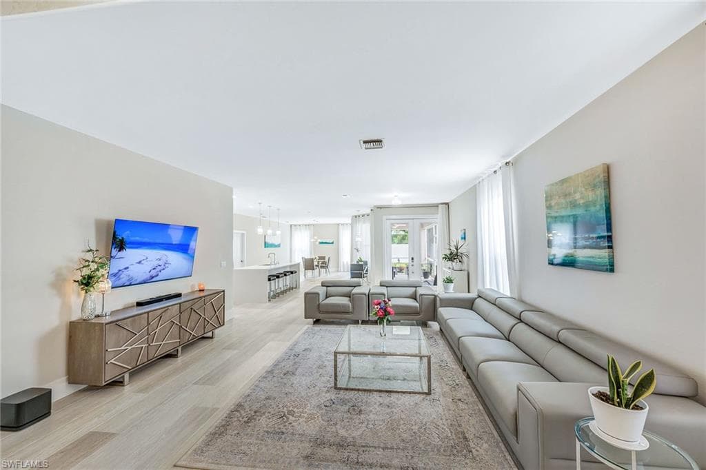 8260 Laurel Lakes Blvd, Naples, FL 34119-7