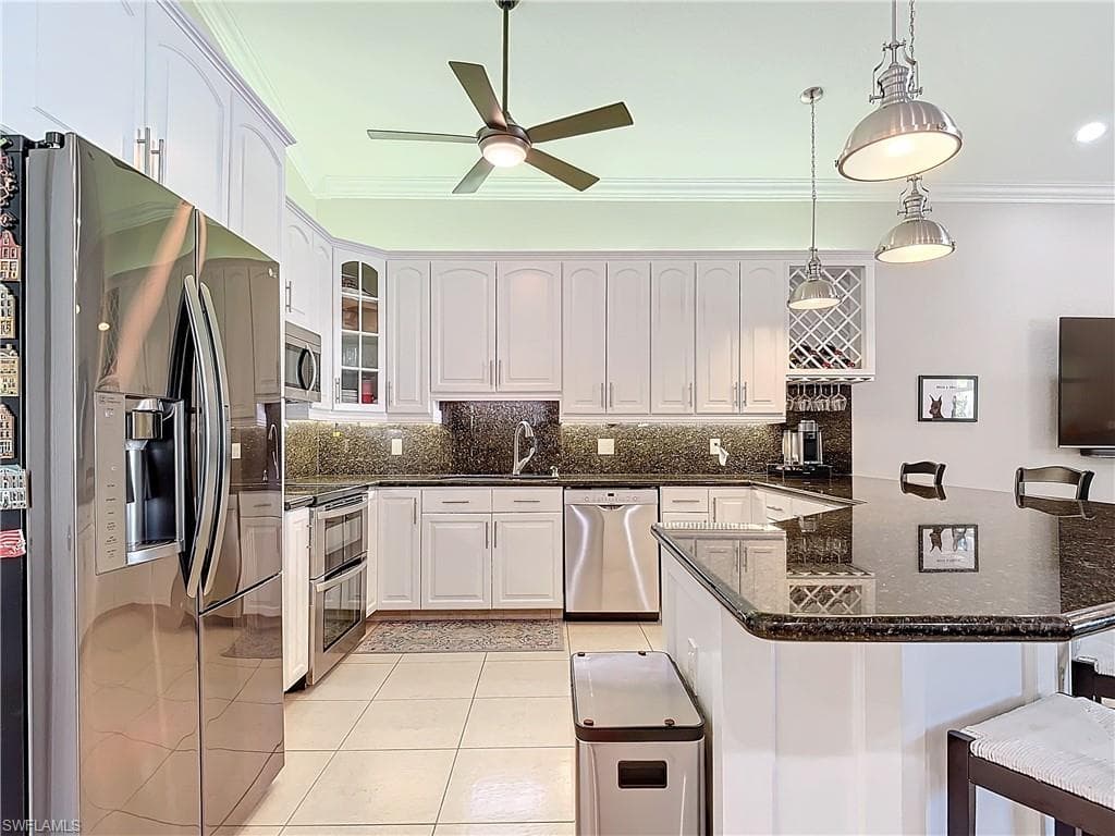 4411 Pine Ridge Rd, Naples, FL 34119-13