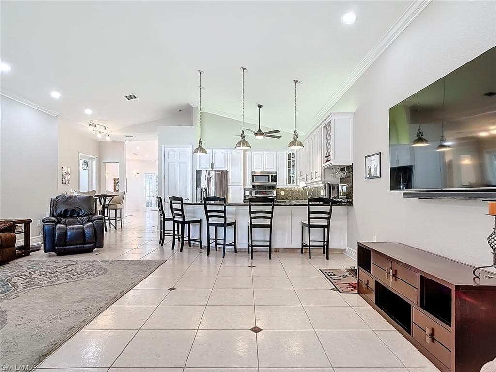 4411 Pine Ridge Rd, Naples, FL 34119-16