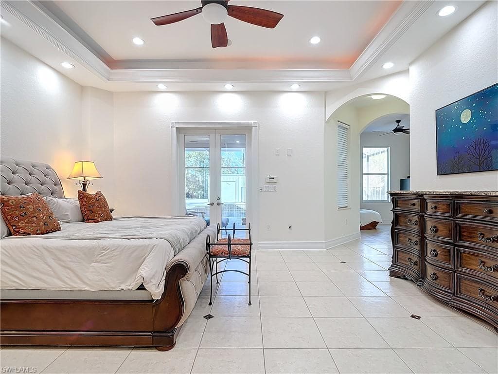 4411 Pine Ridge Rd, Naples, FL 34119-23