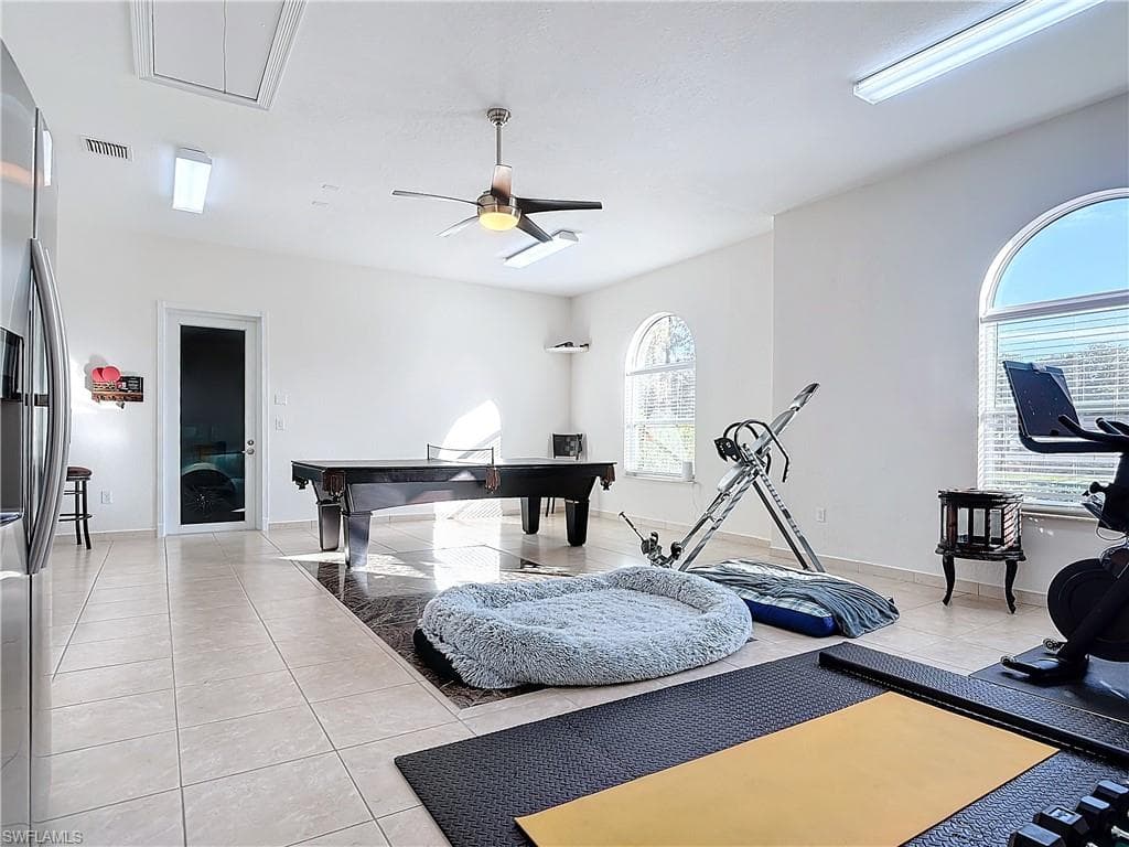 4411 Pine Ridge Rd, Naples, FL 34119-33