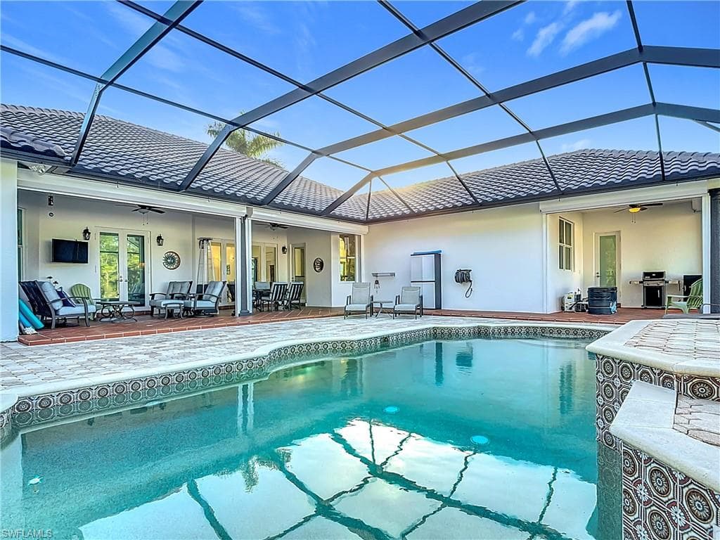 4411 Pine Ridge Rd, Naples, FL 34119-36