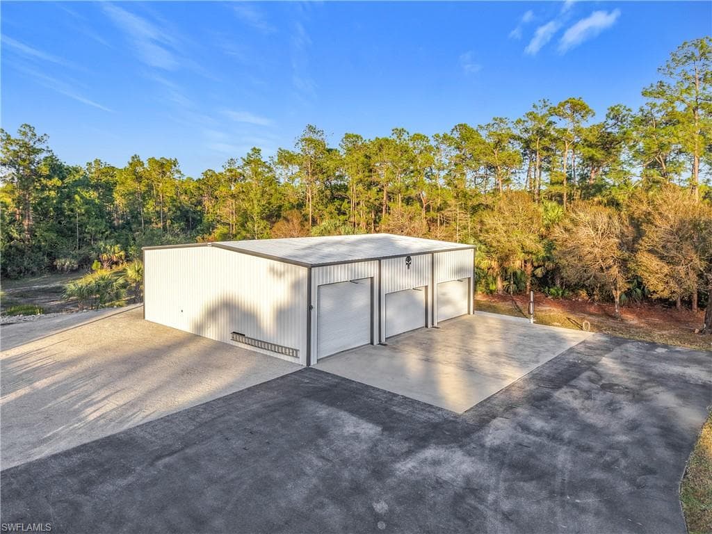 4411 Pine Ridge Rd, Naples, FL 34119-3