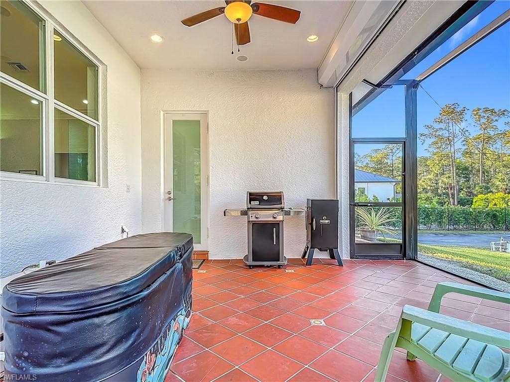 4411 Pine Ridge Rd, Naples, FL 34119-39