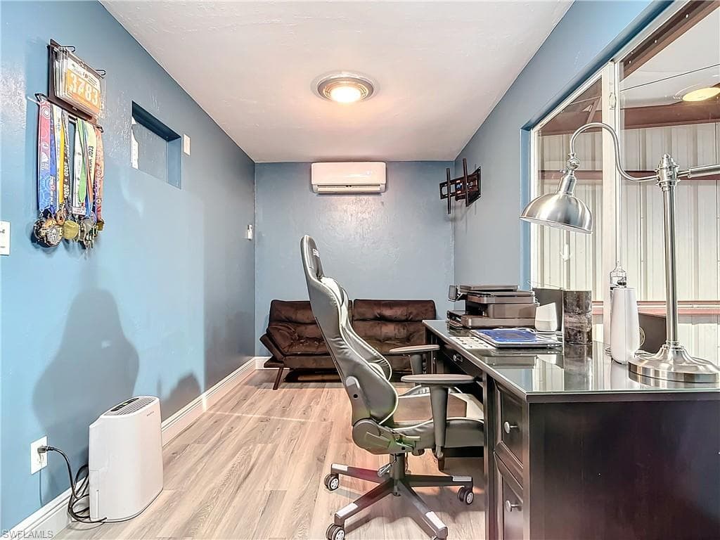 4411 Pine Ridge Rd, Naples, FL 34119-41