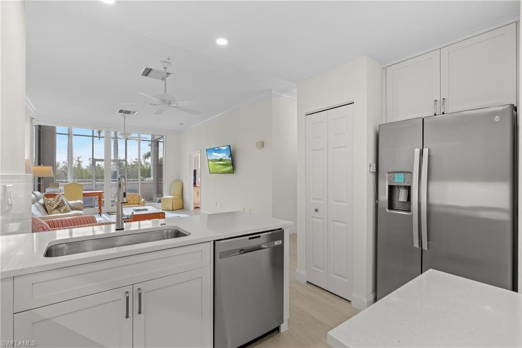 6849 Grenadier Blvd 104, Naples, FL 34108-4
