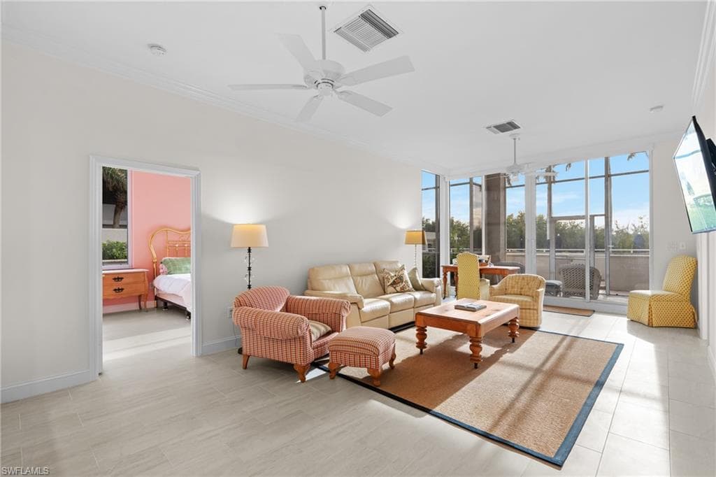 6849 Grenadier Blvd 104, Naples, FL 34108-6