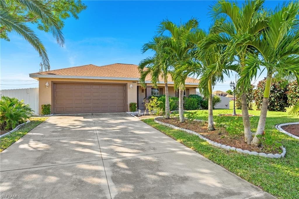 1206 5th Ave, Cape Coral, FL 33909-2