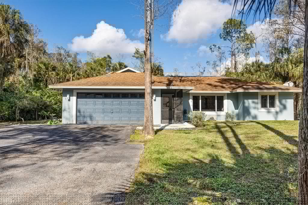 5311 Hickory Wood Dr, Naples, FL 34119-1