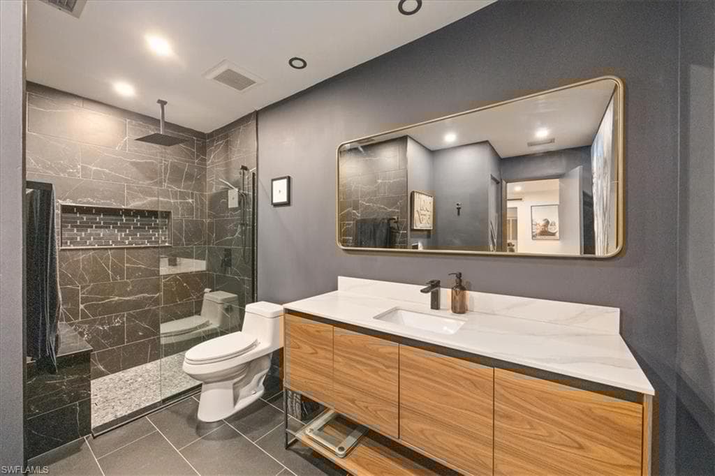 5311 Hickory Wood Dr, Naples, FL 34119-25