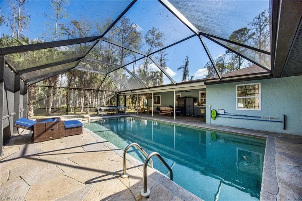5311 Hickory Wood Dr, Naples, FL 34119-35