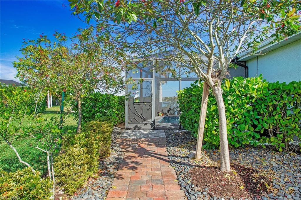 14830 Edgewater Cir, Naples, FL 34114-9