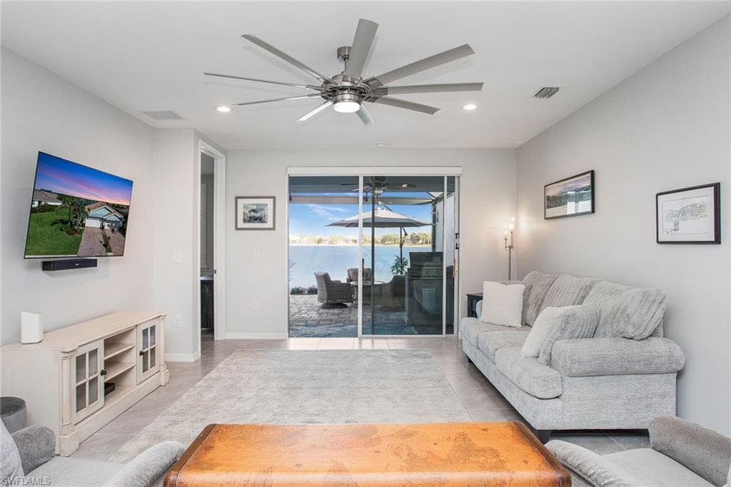 14830 Edgewater Cir, Naples, FL 34114-12