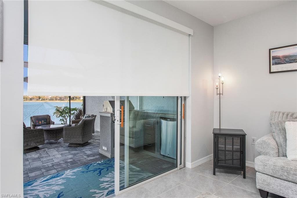 14830 Edgewater Cir, Naples, FL 34114-15