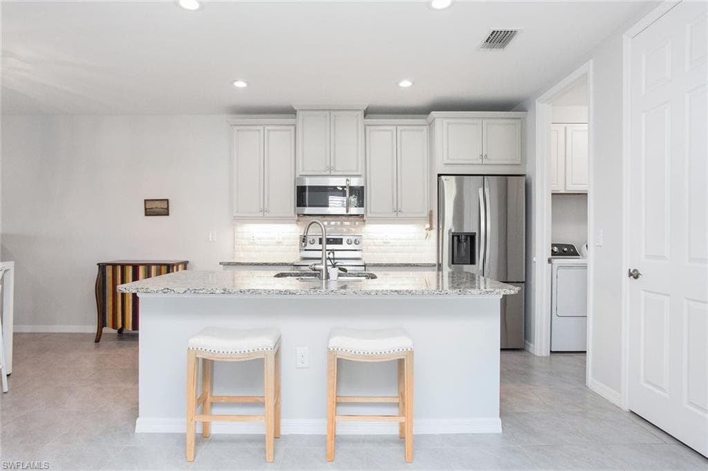 14830 Edgewater Cir, Naples, FL 34114-16