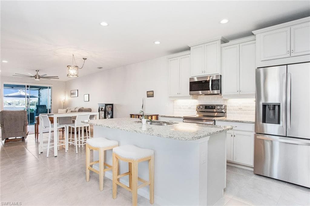 14830 Edgewater Cir, Naples, FL 34114-19