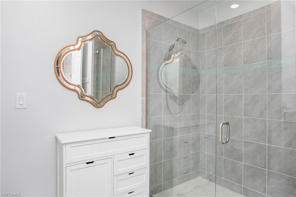 14830 Edgewater Cir, Naples, FL 34114-24