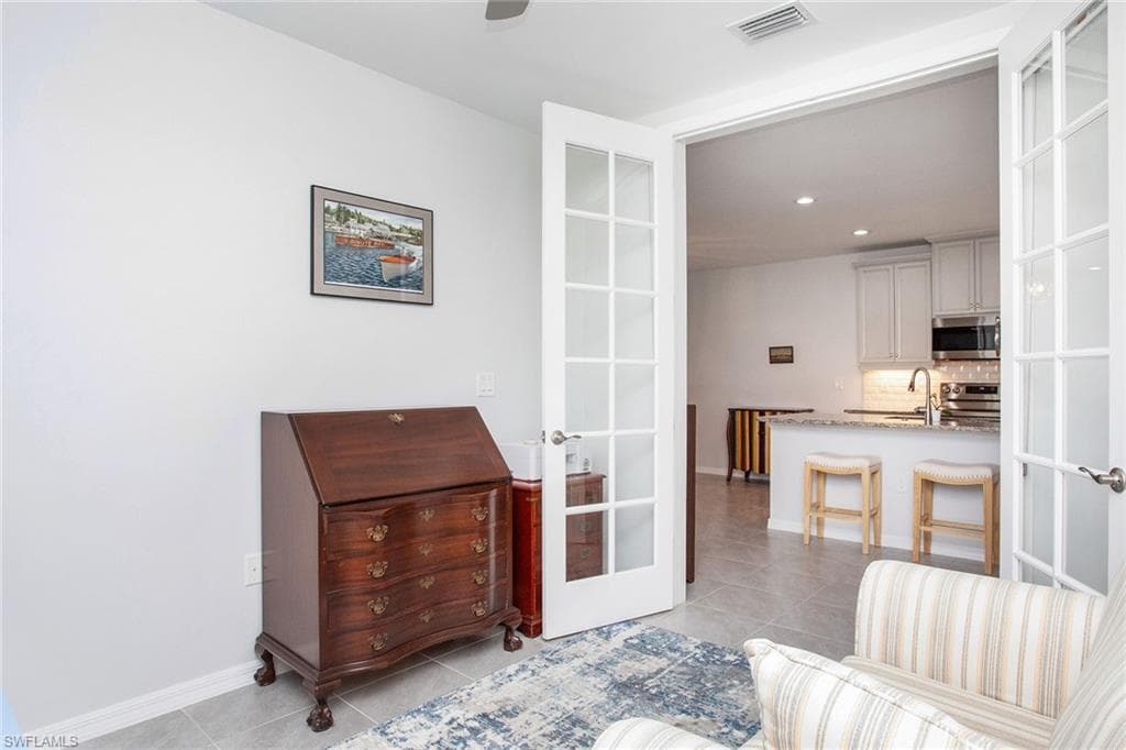 14830 Edgewater Cir, Naples, FL 34114-26