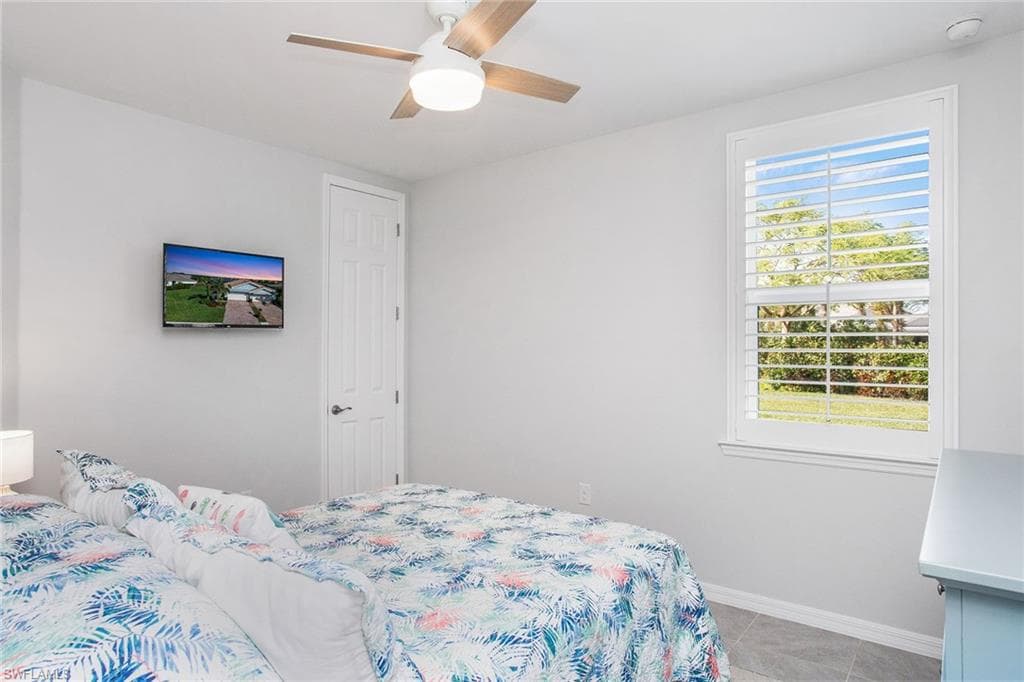 14830 Edgewater Cir, Naples, FL 34114-27