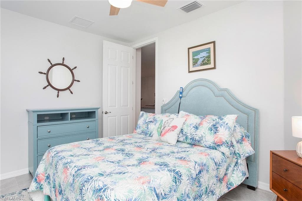 14830 Edgewater Cir, Naples, FL 34114-28
