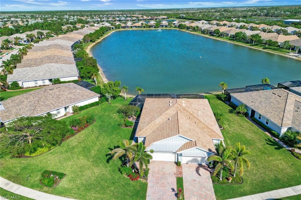 14830 Edgewater Cir, Naples, FL 34114-2