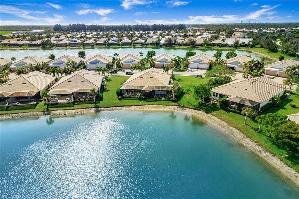 14830 Edgewater Cir, Naples, FL 34114-42