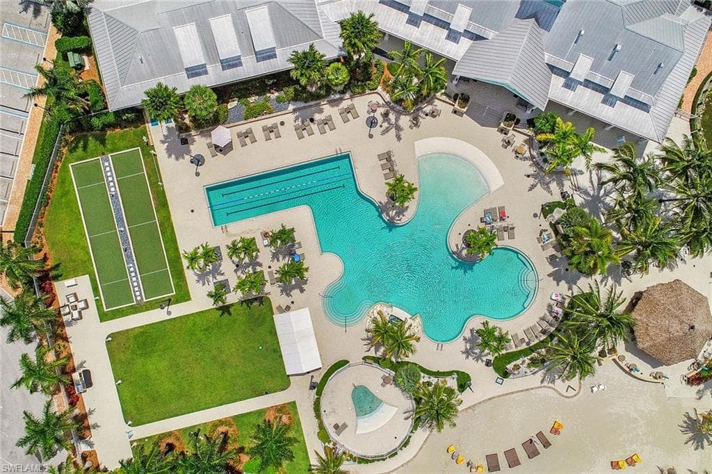 14830 Edgewater Cir, Naples, FL 34114-43