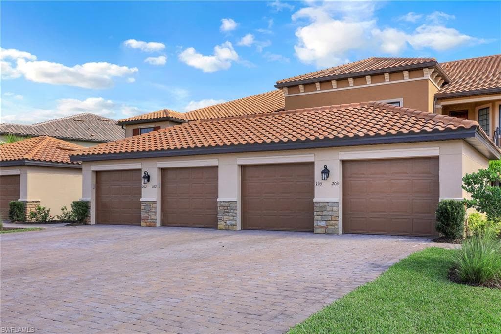 9386 Pocida Ct 103, Naples, FL 34119-28