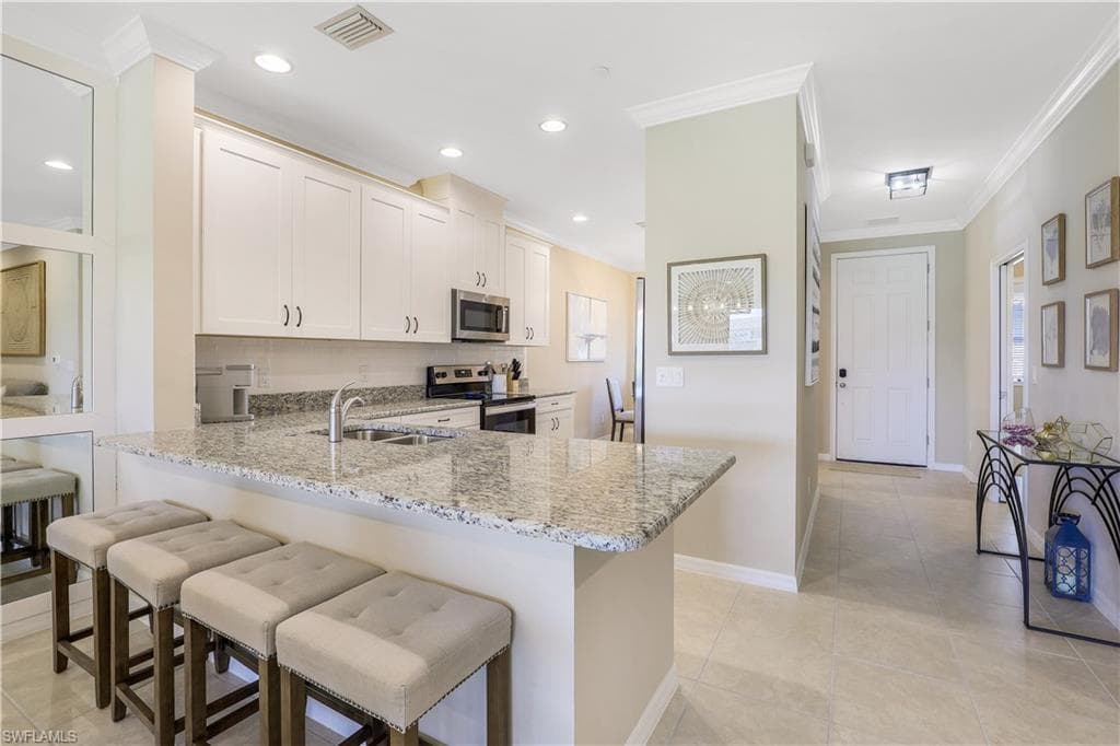 9386 Pocida Ct 103, Naples, FL 34119-8