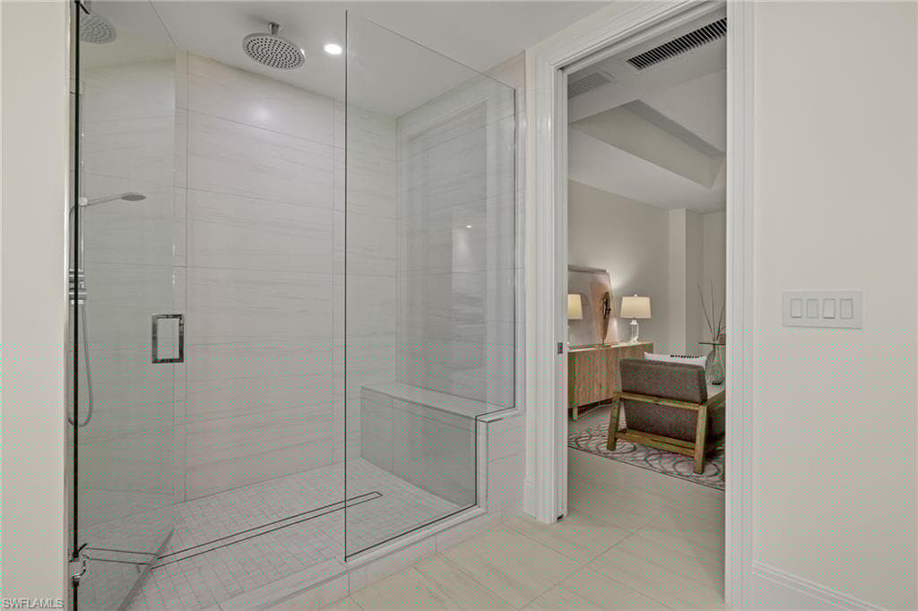 1130 3rd Ave S 401, Naples, FL 34102-14