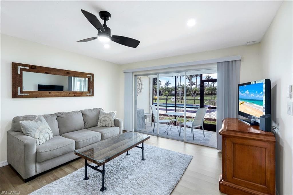 190 Pebble Beach Blvd 104, Naples, FL 34113-4